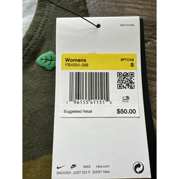 Nike activewear Crop Top Sportswear Women's  Size Small NWT Camo Tight Fit Gym - Picture 2 of 7
